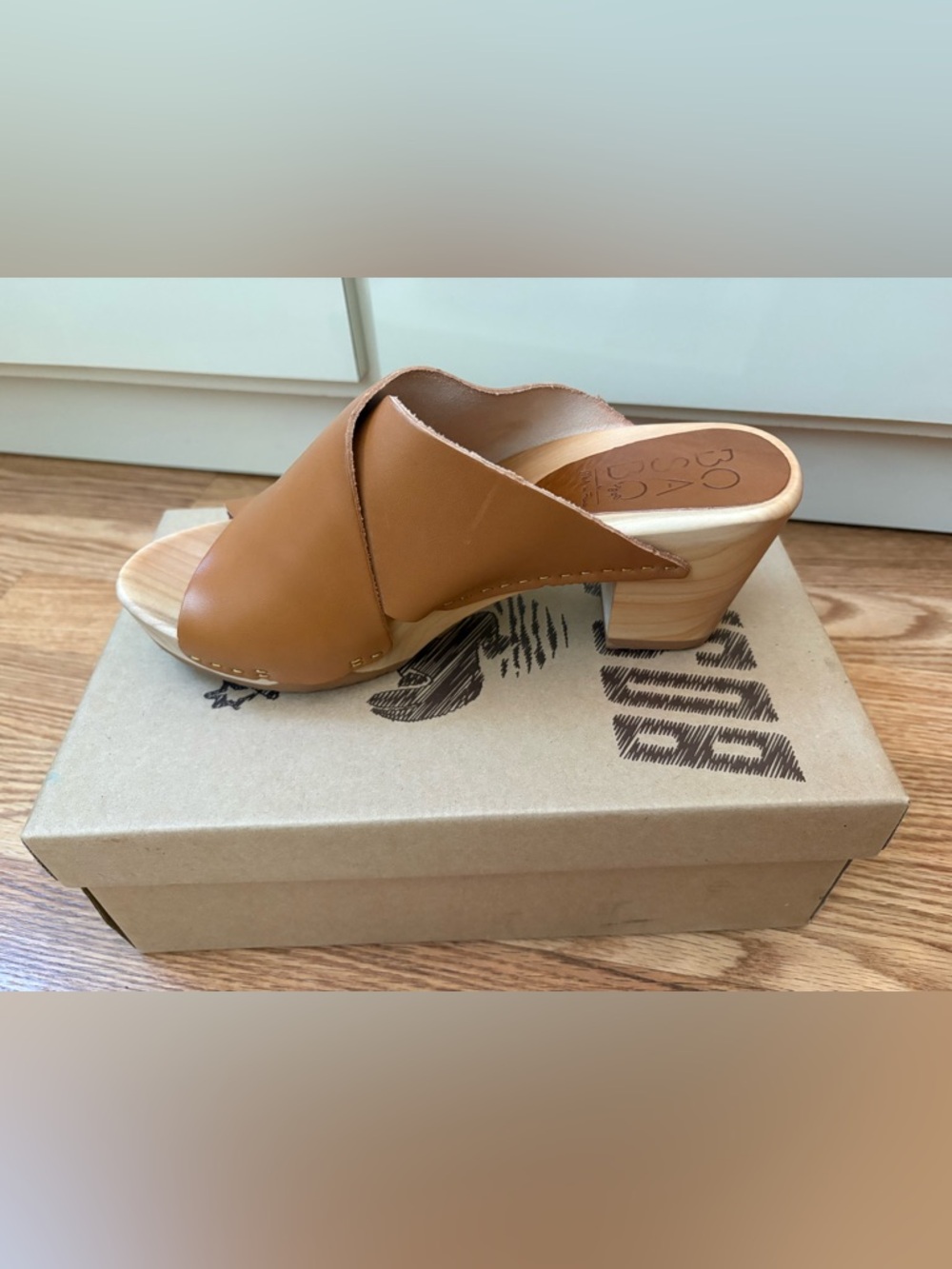 BOSABO Tan Wedges & Box with Branded Tissue